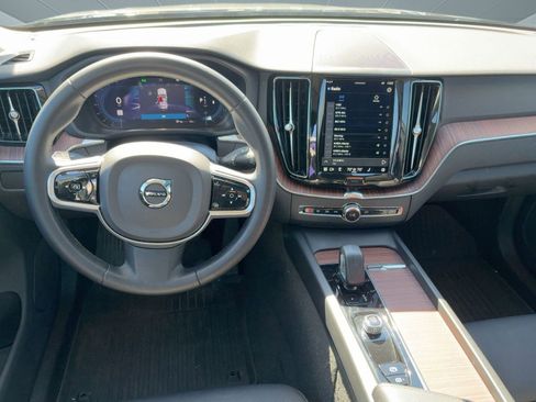 Certified 2023 Volvo XC60 B5 Plus image 28