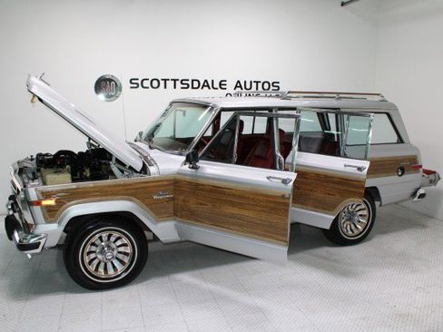 Used 1986 Jeep Grand Wagoneer image 16