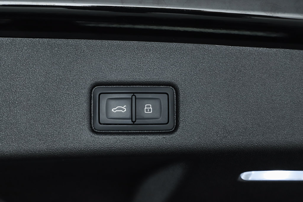 Used 2025 Audi Q5 Prestige AWD/4WD image 57