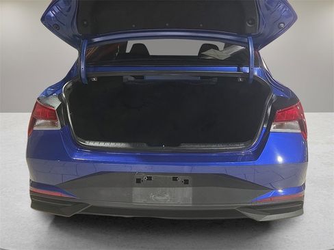 Used 2023 Hyundai Elantra SEL image 21