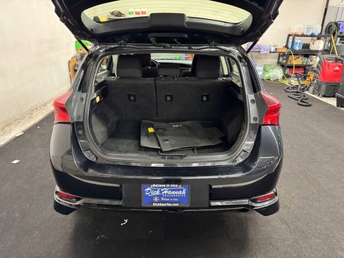 Used 2018 Toyota Corolla iM image 6