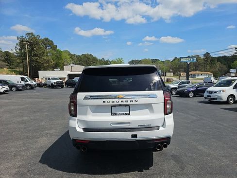 Used 2023 Chevrolet Suburban Premier image 4