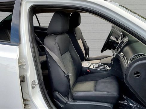 Used 2018 Chrysler 300 Touring w/ Sport Appearance Package RWD image 18