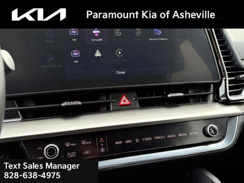 Used 2023 Kia Sportage EX image 11