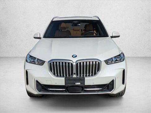Used 2024 BMW X5 xDrive40i w/ Premium Package image 2