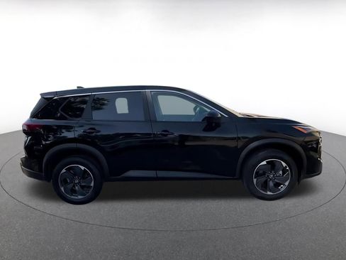 Used 2025 Nissan Rogue SV FWD image 16