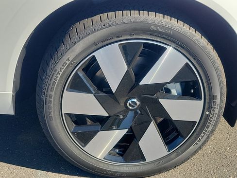 New 2025 Volvo XC60 T8 Plus w/ Protection Package Premier image 7