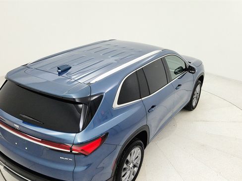 Used 2025 Buick Enclave Preferred image 39