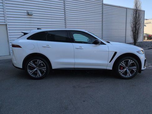 Used 2024 Jaguar F-PACE SVR image 5