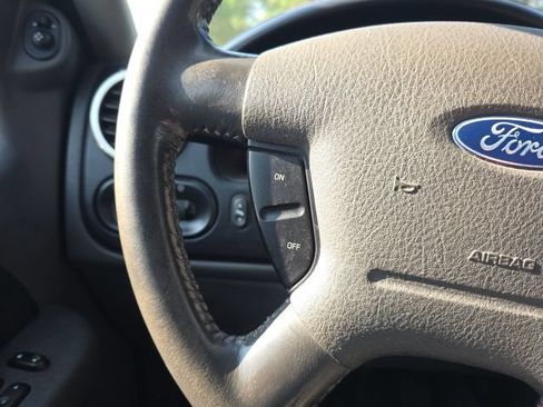 Used 2003 Ford Expedition XLT AWD/4WD image 19