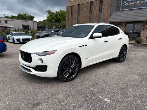 Used 2018 Maserati Levante GranLusso AWD/4WD image 1