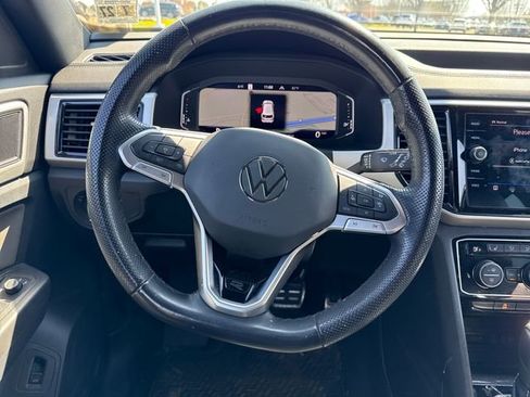 Used 2022 Volkswagen Atlas Cross Sport SEL R-Line image 17