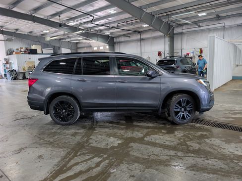 Used 2021 Honda Pilot Special Edition image 2