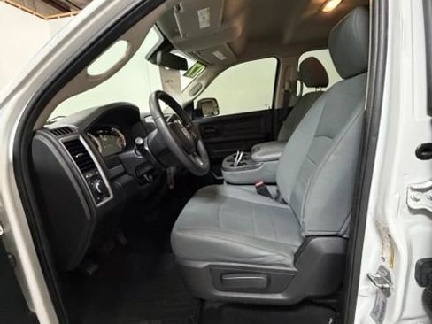 Used 2017 RAM 2500 Tradesman w/ Chrome Appearance Group AWD/4WD image 13