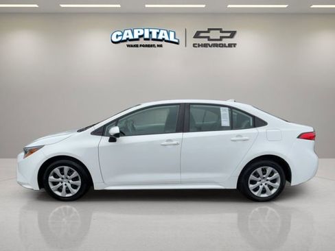 Used 2023 Toyota Corolla LE image 2