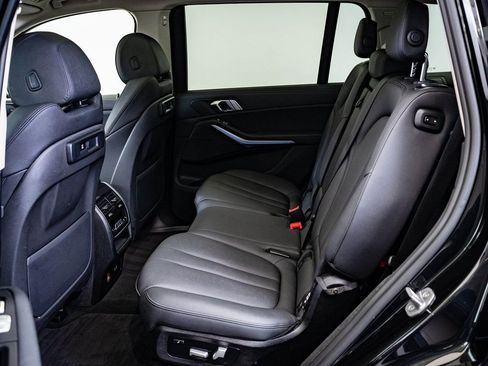 Used 2022 BMW X7 xDrive40i w/ Premium Package image 33