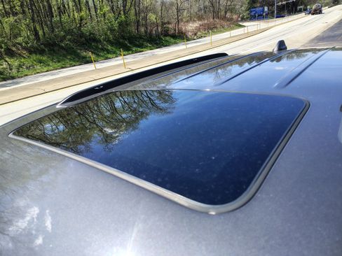 Certified 2025 Jeep Grand Cherokee Altitude image 24