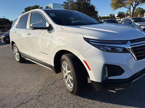 Used 2024 Chevrolet Equinox LT image 3