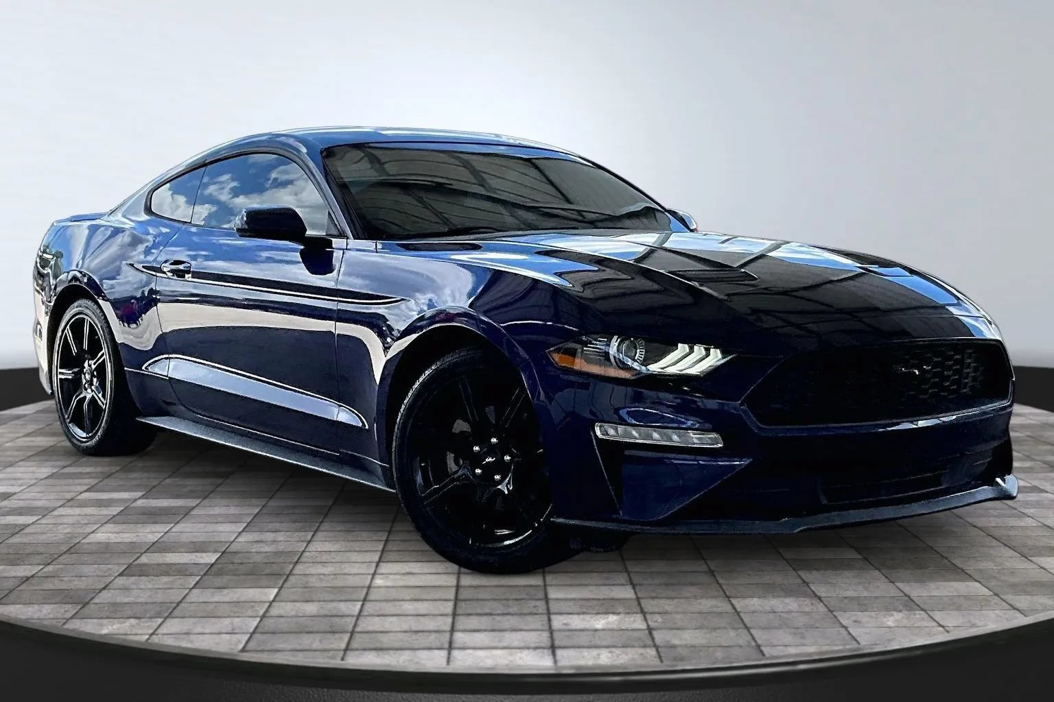 Used 2019 Ford Mustang Coupe w/ Equipment Group 101A RWD image 3