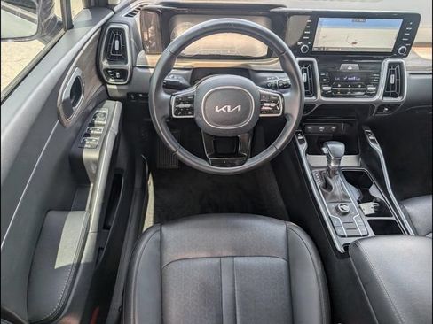 Used 2022 Kia Sorento S w/ Panoramic Sunroof Package AWD/4WD image 8