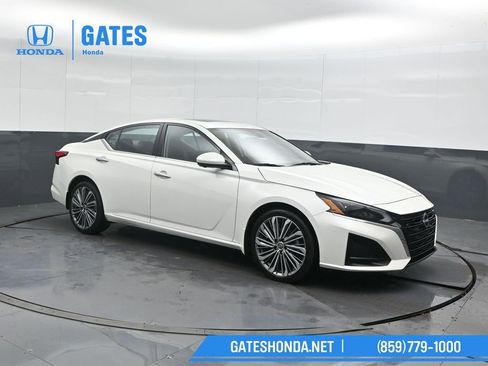 Used 2023 Nissan Altima 2.5 SL image 4