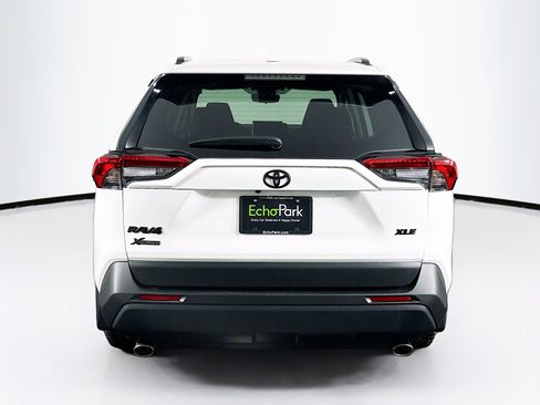 Used 2025 Toyota RAV4 XLE w/ Convenience Package FWD image 7