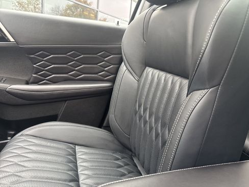 New 2026 Mitsubishi Outlander SEL image 10