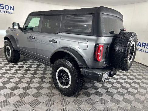 Used 2022 Ford Bronco Badlands image 9