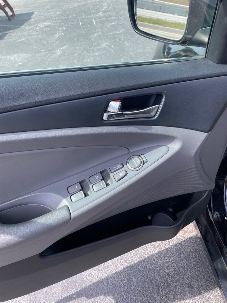 Used 2011 Hyundai Sonata GLS w/ Popular Equipment Pkg 2 FWD image 11