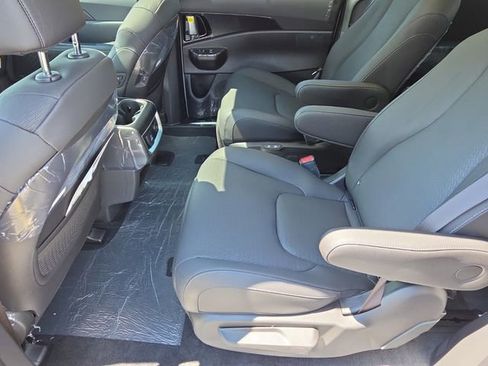 New 2026 Kia Carnival SX Prestige FWD image 7