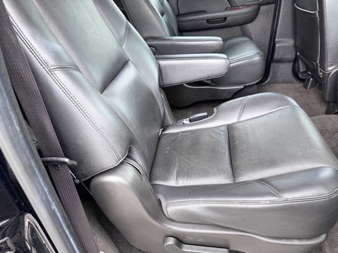 Used 2014 Chevrolet Suburban LTZ AWD/4WD image 16