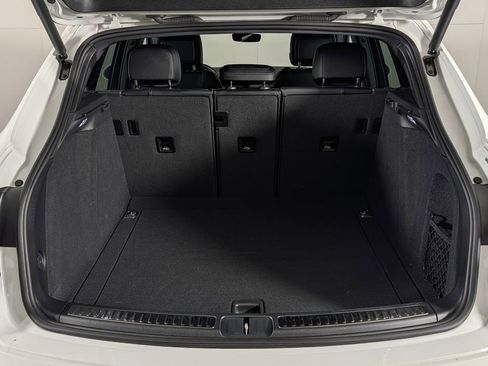 Certified 2023 Porsche Macan image 17