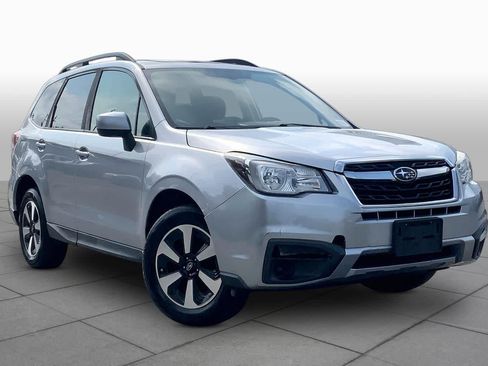 Used 2018 Subaru Forester 2.5i Premium w/ All-Weather Package AWD/4WD image 3