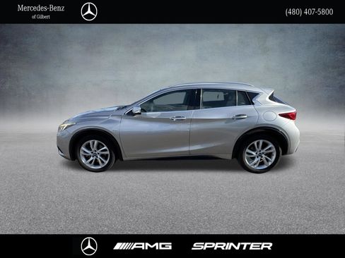 Used 2017 INFINITI QX30 Premium w/ Navigation Package FWD image 3