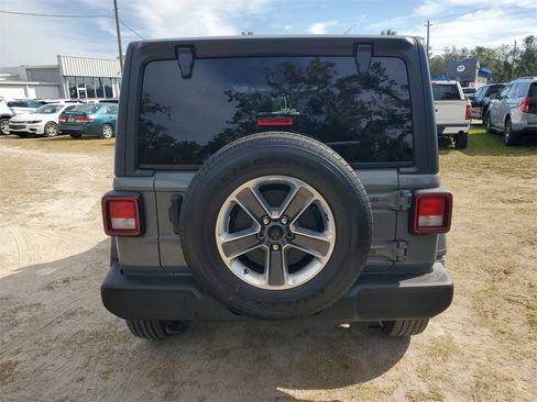 Used 2021 Jeep Wrangler Unlimited Sport image 8