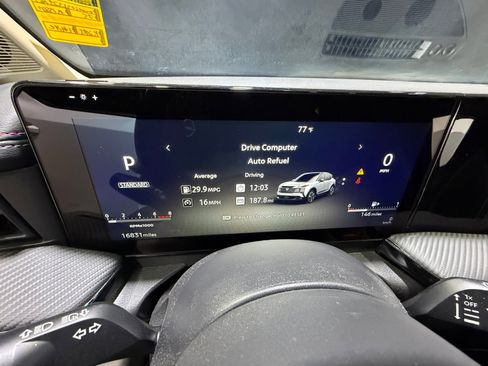 Used 2025 Nissan Kicks SR FWD image 10