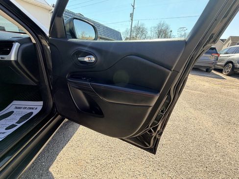 Used 2014 Jeep Cherokee Trailhawk w/ Leather Interior Group image 17