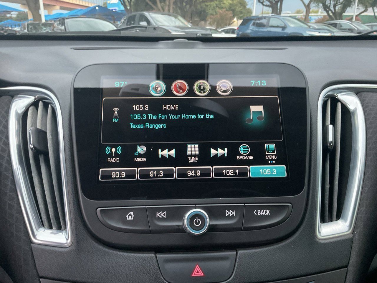 Used 2018 Chevrolet Malibu LT FWD image 23