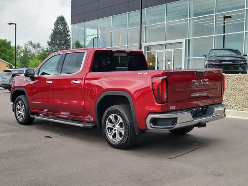 Used 2022 GMC Sierra 1500 SLT w/ SLT Convenience Package AWD/4WD image 4