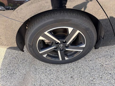 Used 2025 Nissan Sentra SV FWD image 23