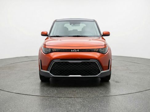 Used 2025 Kia Soul LX w/ LX Technology Package image 2