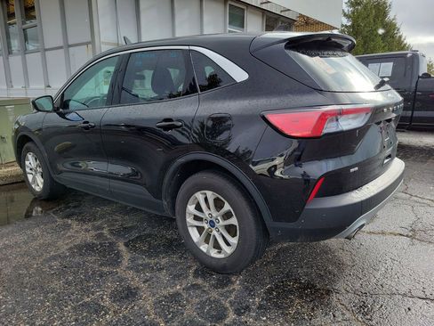 Certified 2022 Ford Escape SE w/ Cold Weather Package AWD/4WD image 4