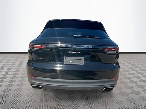 Used 2019 Porsche Cayenne w/ Premium Package image 7