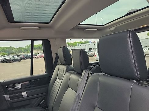 Used 2016 Land Rover LR4 HSE AWD/4WD image 36