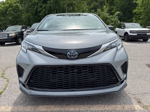 Used 2023 Toyota Sienna XSE FWD image 8