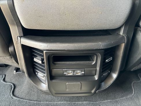 Used 2019 RAM 1500 Big Horn AWD/4WD image 16
