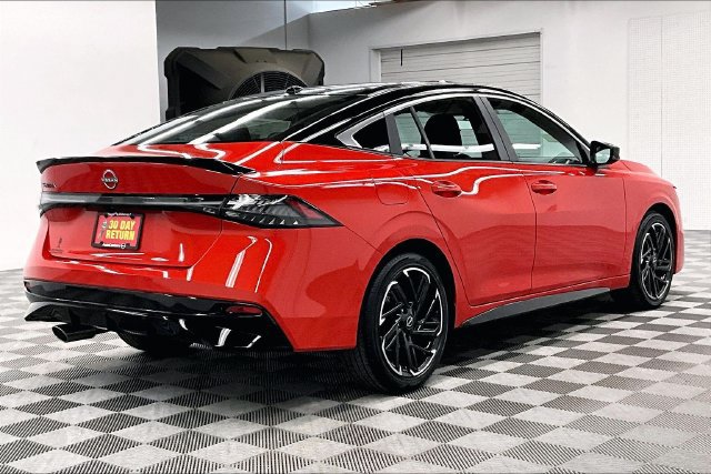 New 2027 Nissan Sentra SR FWD image 17