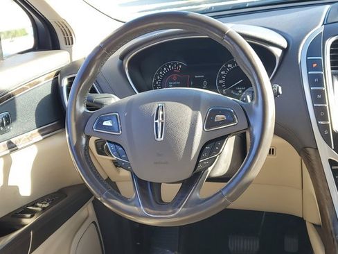Used 2017 Lincoln MKX Reserve w/ Lincoln MKX Climate Package image 19