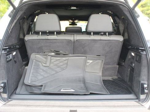 Used 2025 BMW X7 xDrive40i w/ M Sport Package image 9