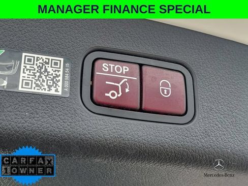 Used 2025 Mercedes-Benz GLC 300 4MATIC image 9